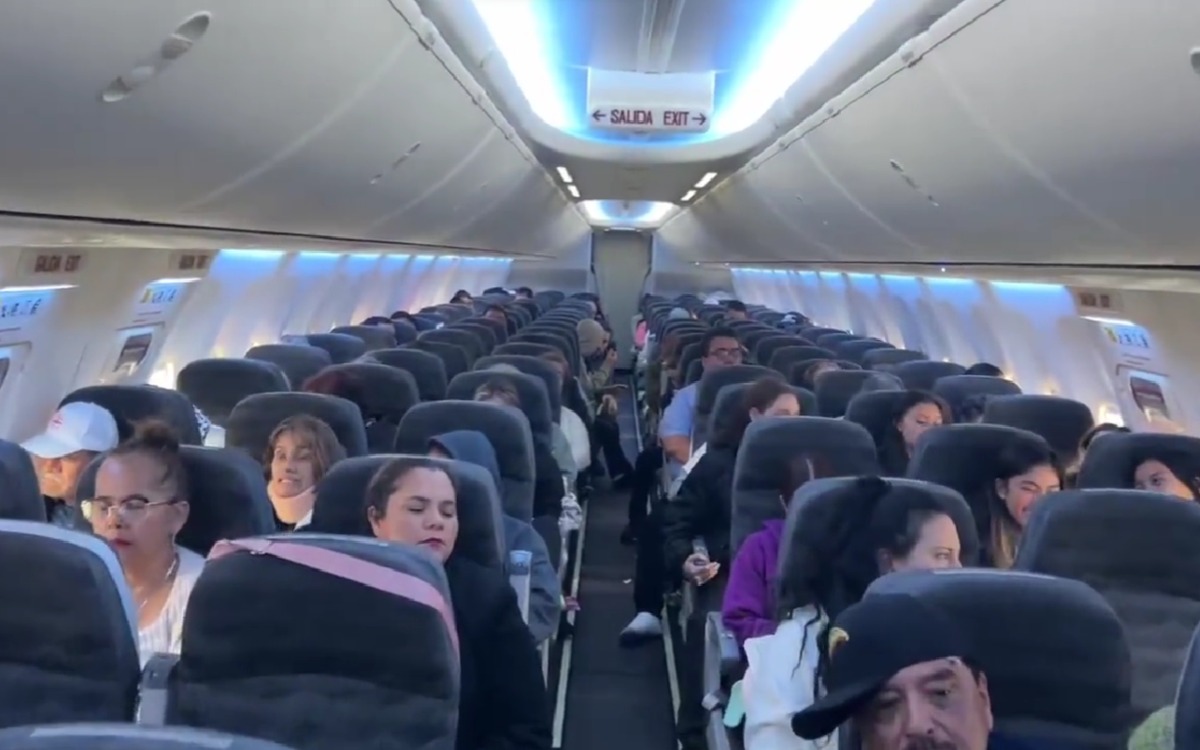 Llega al AIFA primer avión desde Israel con 135 mexicanos | Video