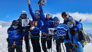 Alpinistas y supervivientes del cáncer van por la cima del Pico de Orizaba | Video