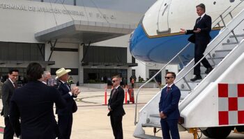 Blinken llega a México, aterriza en el AIFA