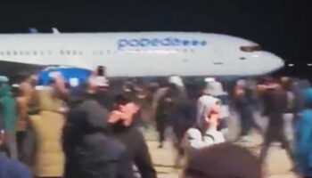 Una turba asalta el aeropuerto de Daguestán en busca de 'judíos'