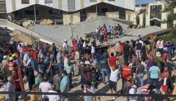 Suben a 10 los muertos y a 60 los heridos por el colapso del techo de una iglesia de Tamaulipas
