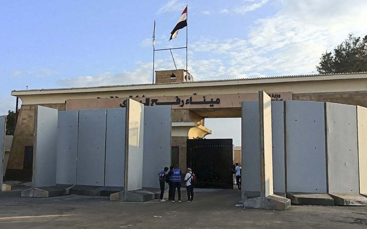 Egypt confirms Israel bombed Gaza crossing four times and that it remains closed