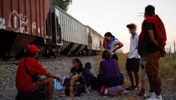 EU ayudará a familias migrantes separadas bajo políticas de Trump con estatus legal