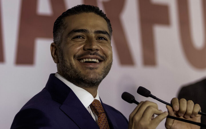 Acusan a sindicalizados del MetroCDMX por pinta de bardas en favor de Harfuch | Video