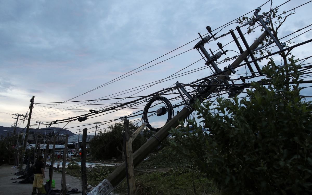 Otis tiró 58 estructuras de alta tensión de la CFE