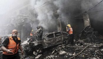 Medios palestinos reportan decenas de muertos y heridos por bombardeos de Israel contra campamentos de refugiados en Gaza