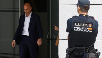 FIFA suspende durante tres años a Luis Rubiales