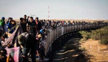 México pide a 5 países que acepten vuelos de retorno de migrantes