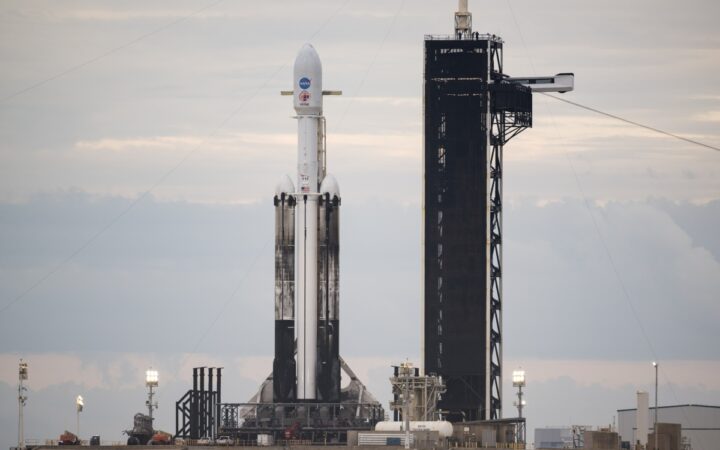 Video | NASA lanza misión de seis años para estudiar posible 'corazón de un planeta primitivo' Video | NASA lanza misión de seis años para estudiar posible 'corazón de un planeta primitivo'