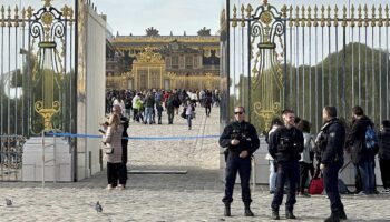 Evacúan de nuevo el Palacio de Versalles y al menos 8 aeropuertos por amenaza de bomba