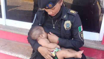 Policía amamanta a bebé que tenía un día sin recibir alimento en Acapulco