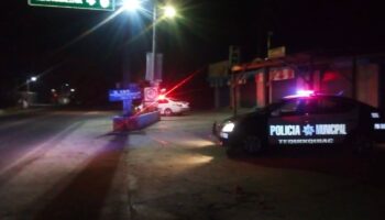 Edomex: Rescatan de linchamiento a dos policías municipales acusados de homicidio y los arrestan