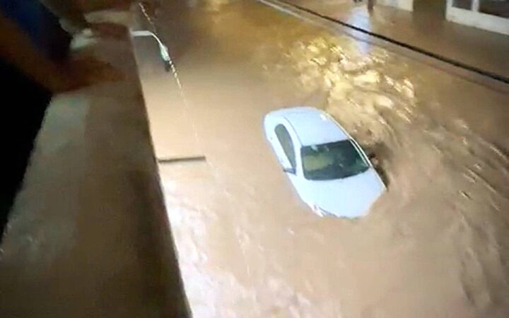 Inundaciones por lluvias afectan a Puerto Vallarta y Autlán en Jalisco