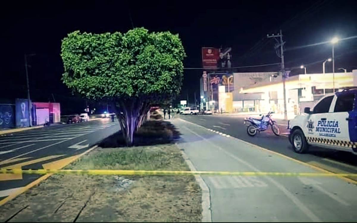 Atacan a balazos a mujeres policías en Salamanca