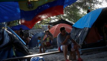Venezolanos y mexicanos los más arrestados en frontera de EU