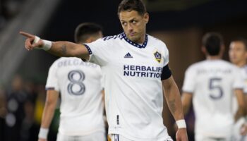 ¿Regresará Chicharito Hernández a Chivas?