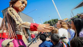 La 'Pequeña Amal' llegó a Tijuana con mensaje de paz