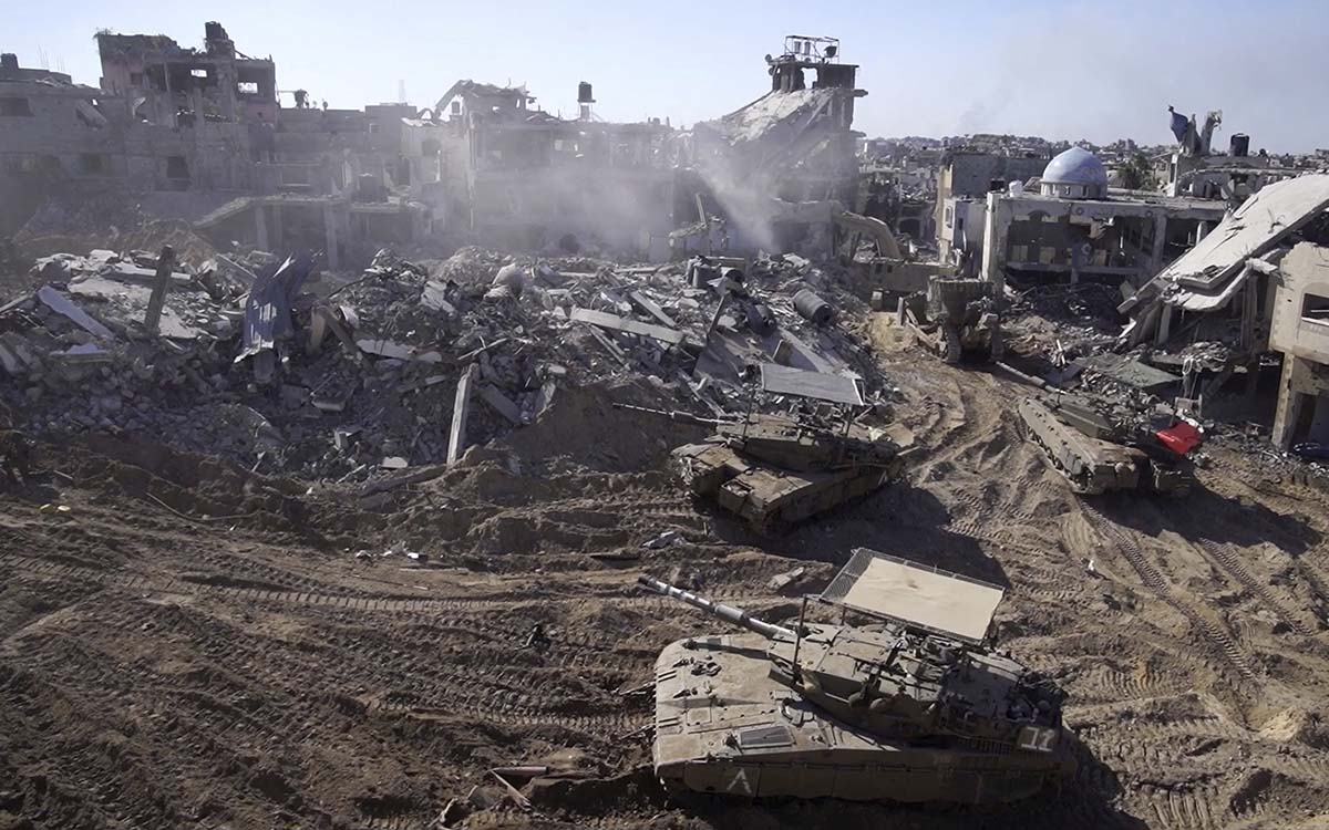 Israel continues to attack the Gaza Strip amid uncertainty over the start of the truce