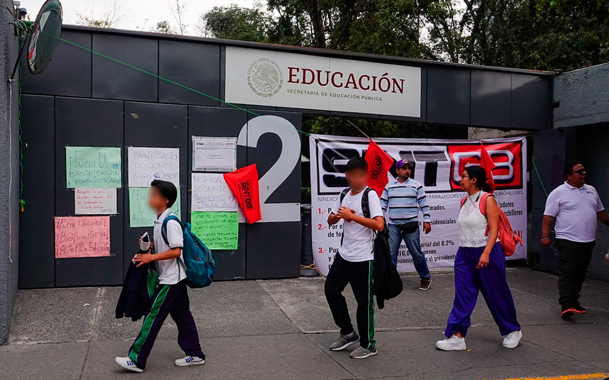 Más de 100 mil alumnos afectados por huelga en Colegio de Bachilleres