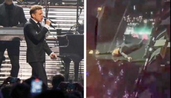 Luis Miguel se resbala y sufre aparatosa caída durante concierto en CDMX | Videos