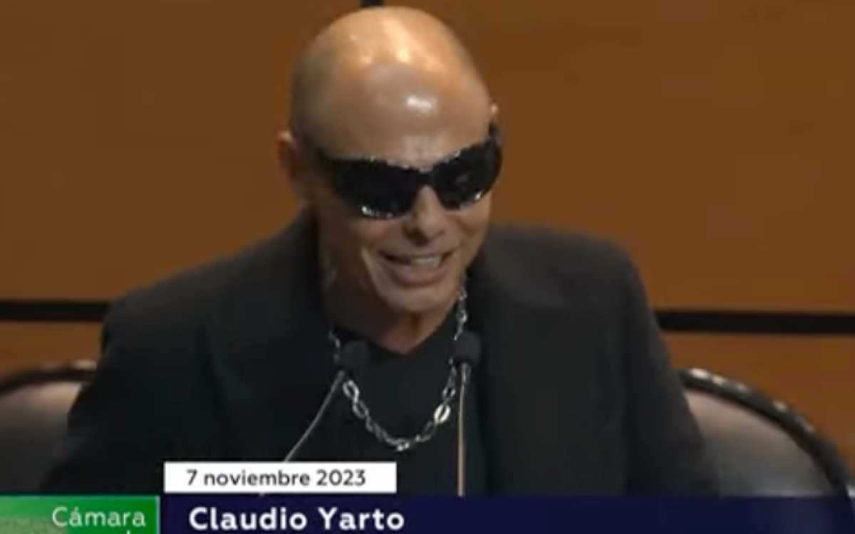 Claudio Yarto comparece en el Congreso y rapea para apoyar existencia de Ovnis