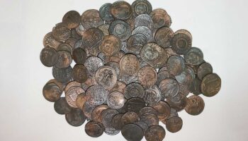 Italia: Descubren en el mar entre 30 mil y 50 mil monedas de bronce del siglo IV | Video