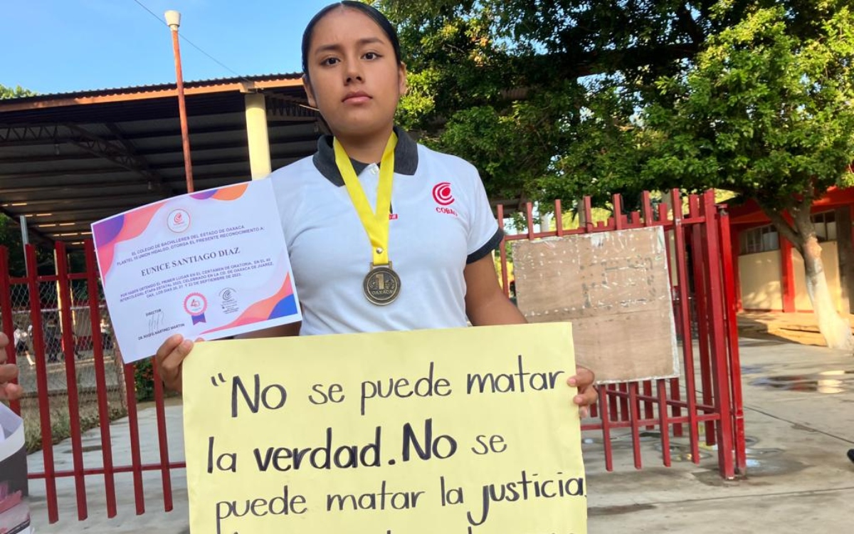 Denuncian discriminación de directora del Cobao en Oaxaca contra ganadora de concurso de Oratoria