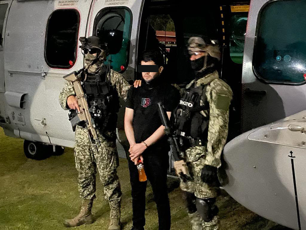 Soldados trasladan a CDMX a 'El Nini' | Fotos | Aristegui Noticias