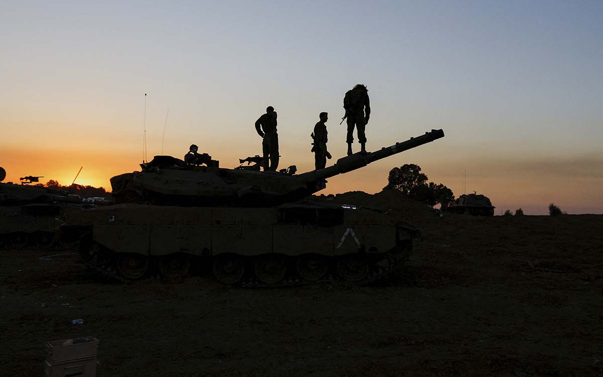 Rehenes que mató el Ejército israelí ‘iban sin camiseta y con una bandera blanca’