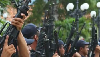 Familia Michoacana se infiltra en gobiernos locales comprando a las autoridades: periodista | Video