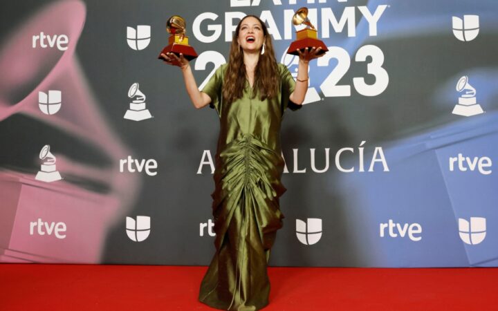 Latin Grammy 2023 | Natalia Lafourcade gana premio a 'Mejor grabación del año' con 'De todas las flores' Latin Grammy 2023 | Natalia Lafourcade gana premio a 'Mejor grabación del año' con 'De todas las flores'