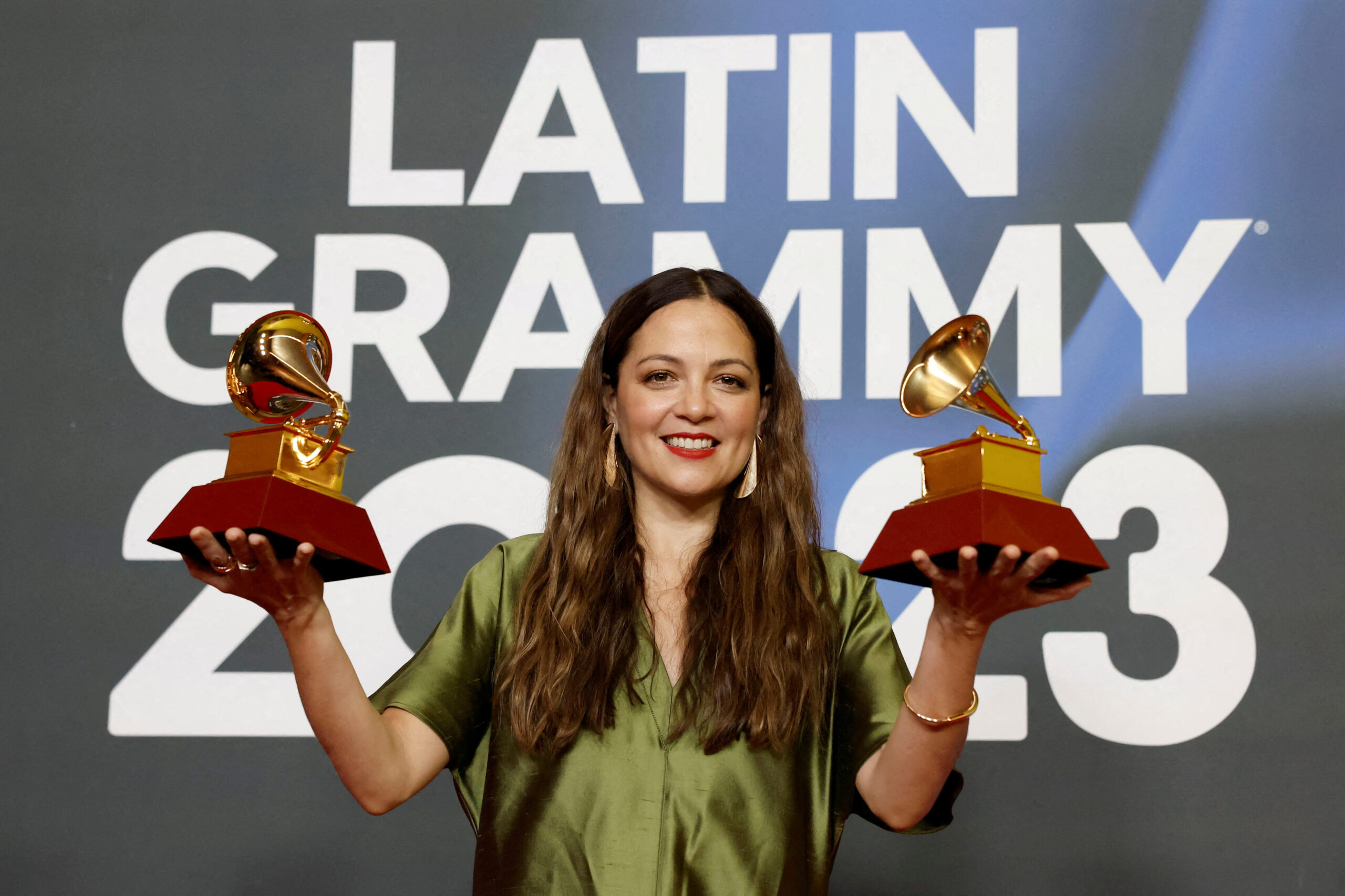 Latin Grammy 2023 Natalia Lafourcade gana premio a ‘Mejor grabación