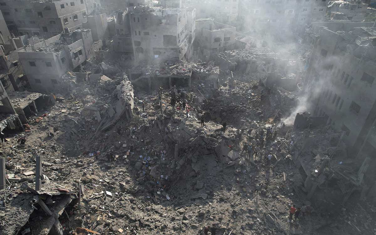 New Israeli attack on refugee camp leaves 30 dead;  27 at school
