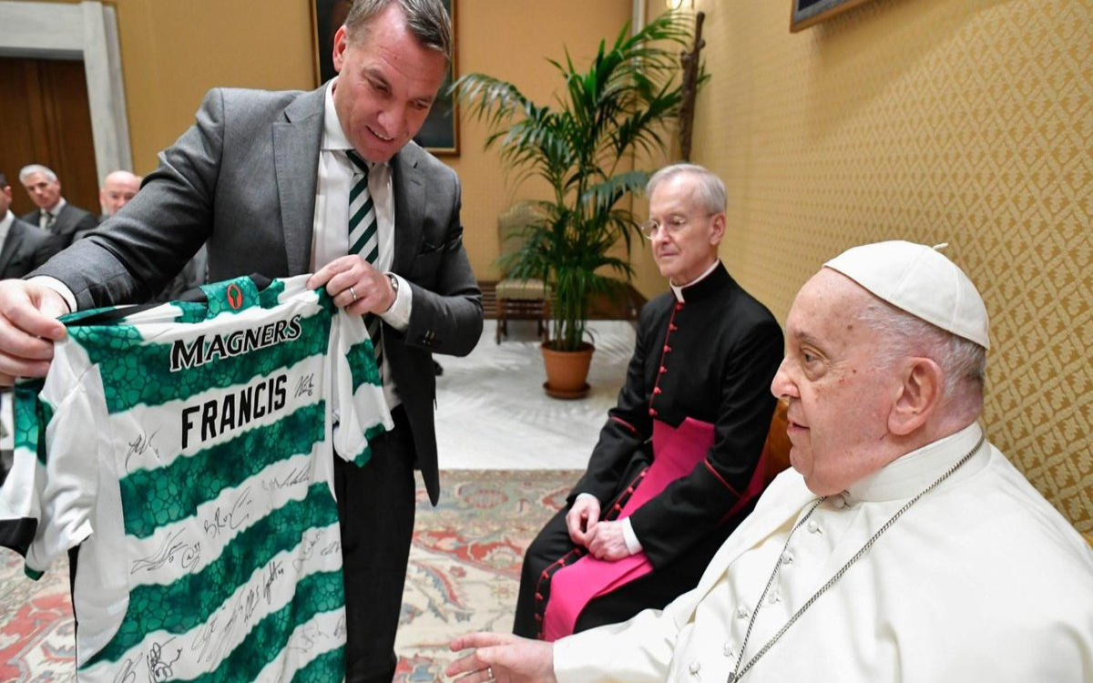 Il Papa ha accettato, nonostante i problemi di salute, il Celtic Glasgow |  Twitta