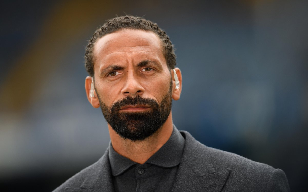 Condenan a aficionado por abuso racional a Rio Ferdinand | Video