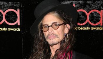 Steven Tyler de Aerosmith enfrenta nueva demanda por agresión sexual contra menor