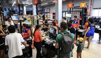 'Otis': Largas filas en Acapulco tras la reapertura de los supermercados