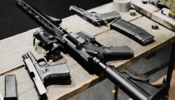 Jueza de Estados Unidos reconoce que México tiene derecho a demandar tráfico de armas