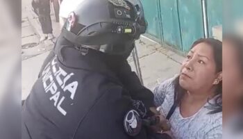 Video | Otro abuso policial en Oaxaca: Denuncian a uniformados de intentar detener arbitrariamente a una mujer