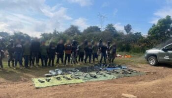 Detienen a 14 presuntos integrantes del CJNG en Uruapan, Michoacán
