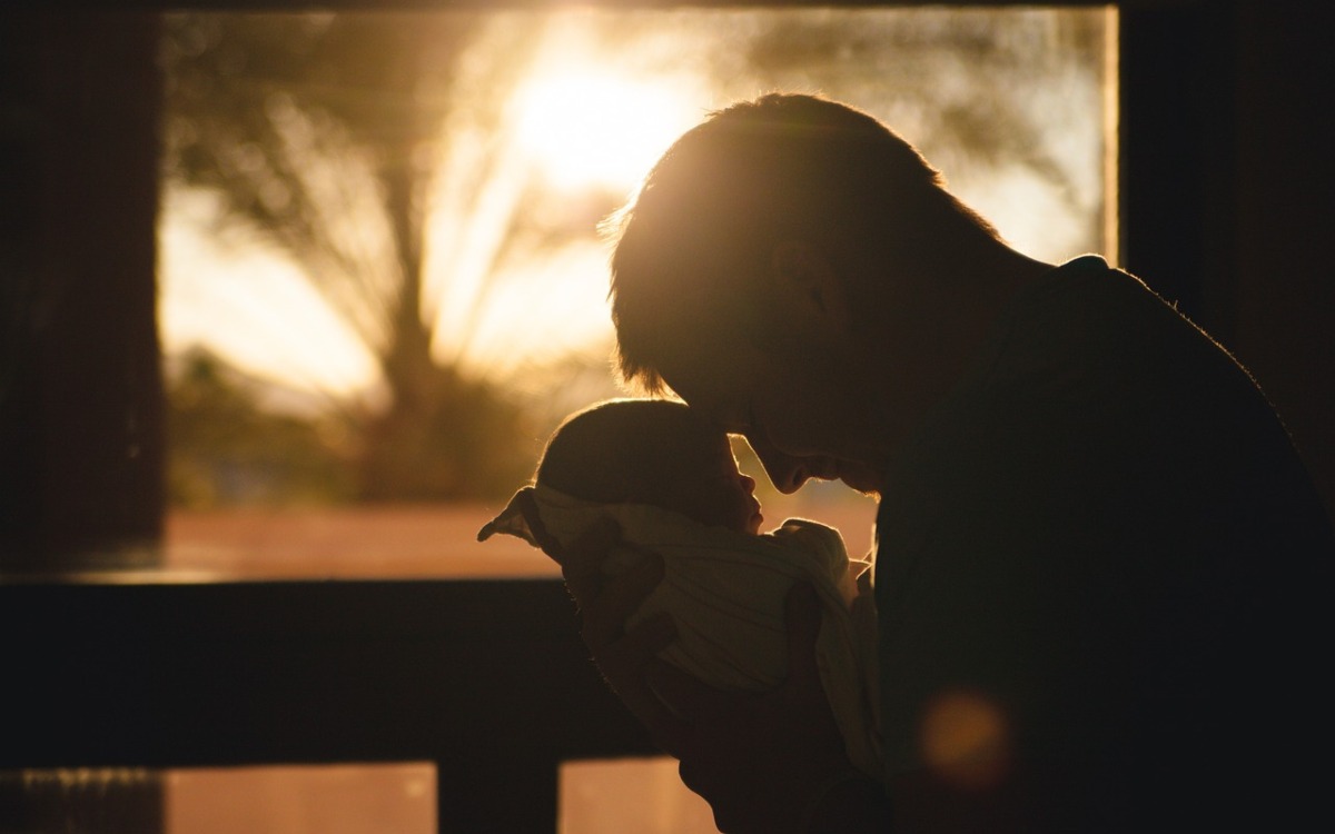 Cámara de Diputados amplía de 5 a 20 los días de licencia de paternidad