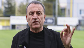 Dimite directivo tras golpear a árbitro en Turquía | Video
