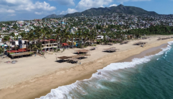 Desolación en las playas de Acapulco por el escaso turismo tras el huracán Otis