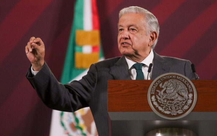 'Hay que ver quién lo dice': AMLO sobre testigo que denunció espionaje con Pegasus