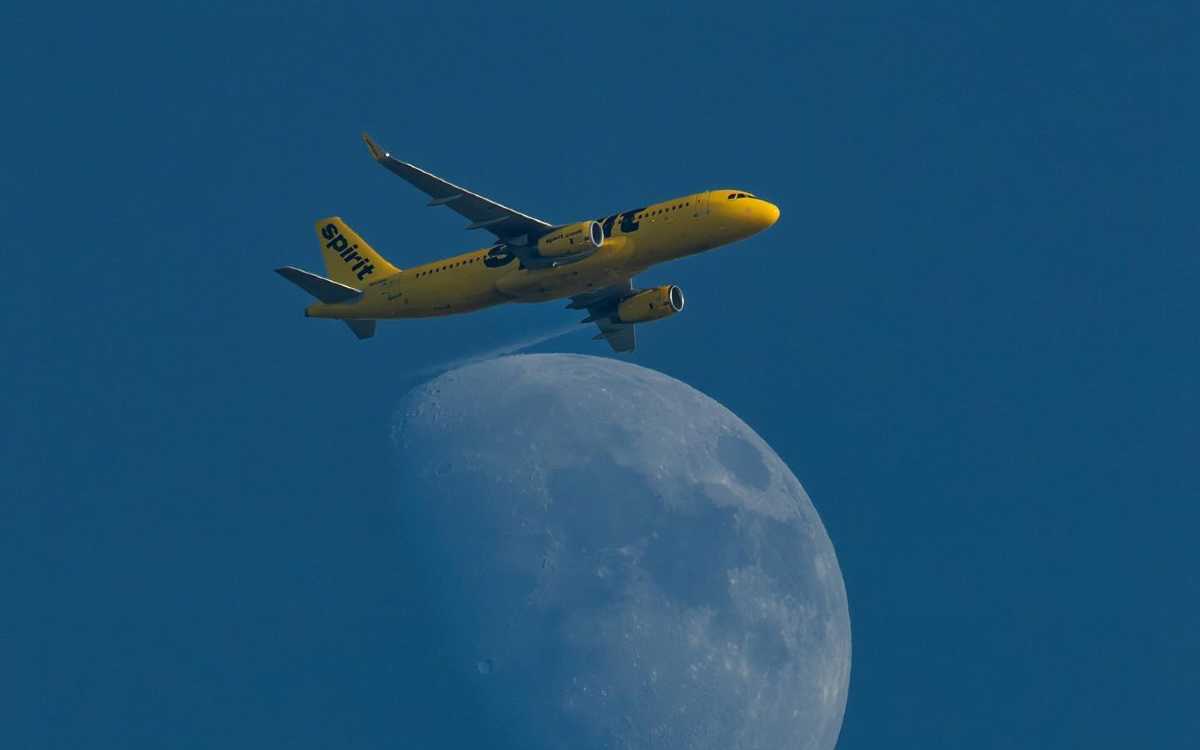 Aerolínea coloca en vuelo equivocado a niño que viajaba solo