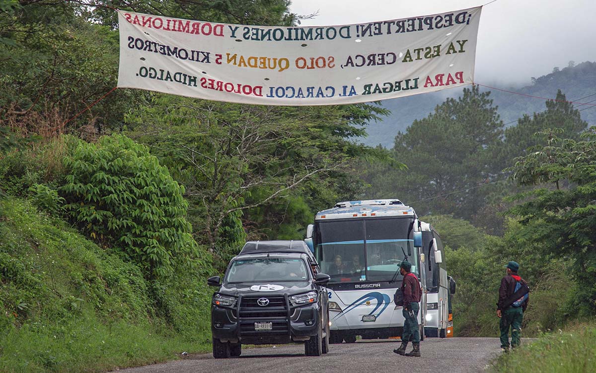 Caravana llega a territorio zapatista para el 30 aniversario del