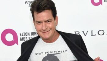 Charlie Sheen: vecina intenta estrangularlo en su casa; esto sabemos