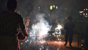 Quema excesiva de cohetes podría provocar contingencia ambiental en CDMX: Sedema
