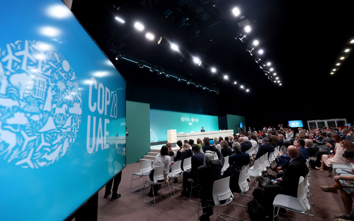 COP28 | 117 países acuerdan triplicar energías renovables y reducir combustibles fósiles