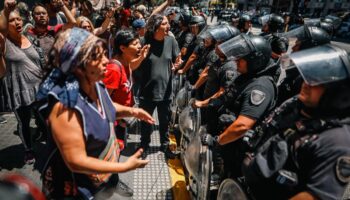 Gobierno de Milei calculará costos del despliegue por las protestas para cobrárselo a los convocantes